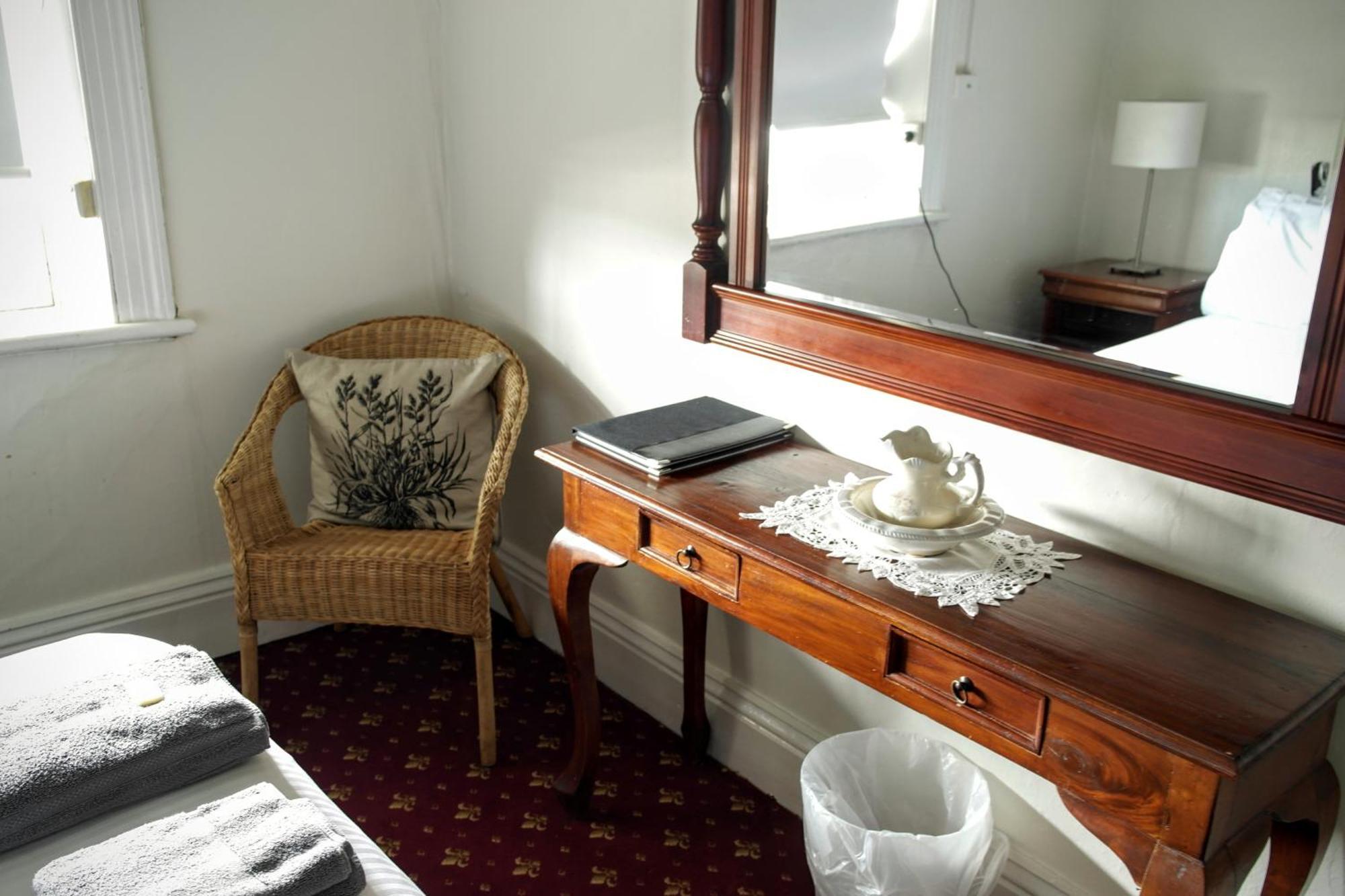 The Corner Hotel Александра Стая снимка