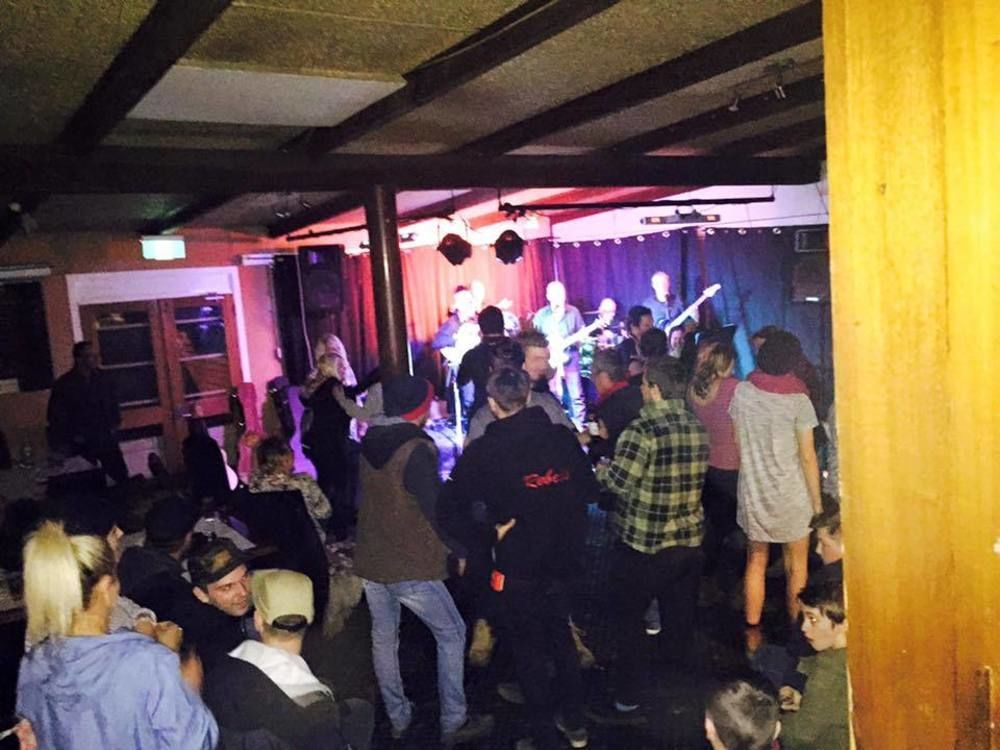 The Corner Hotel Александра Екстериор снимка